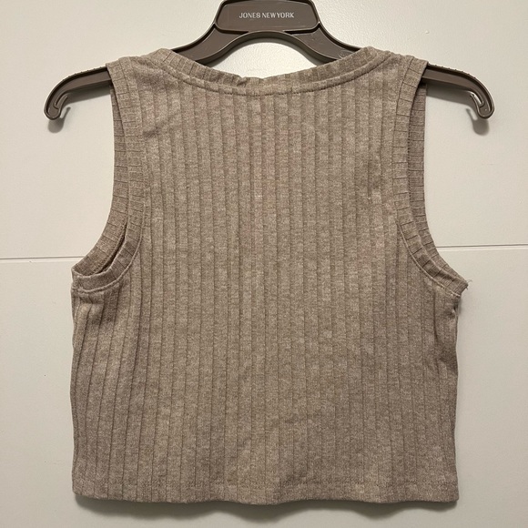 Beige button down crop top - Picture 2 of 3